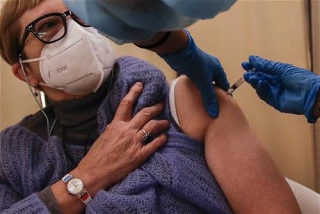Дебакл на оксфордската вакцина против корона: Само 70 проценти е ефикасна