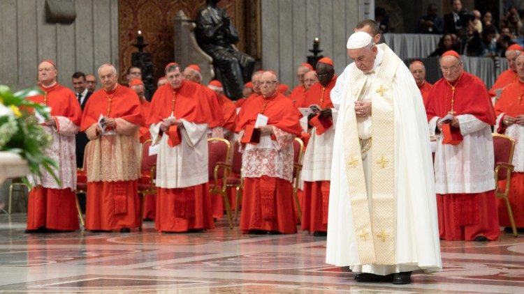 Папа Франциск: Канонското право е важен чекор во борбата против злоставувањето во Католичката црква
