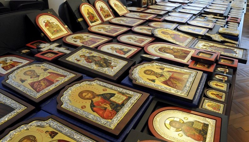 Дваесет украдени икони од македонските цркви, од Албанија утре ќе пристигнат во земјава