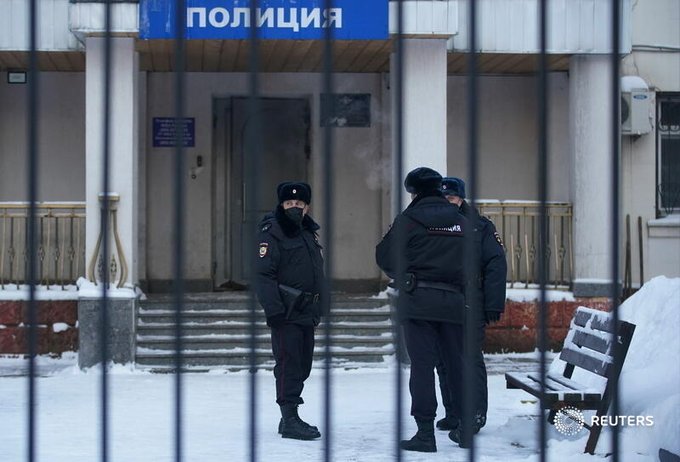 Драма во руски затвор: Припадници на Исламската држава избегале од затвор и држат двајца полицајци како заложници