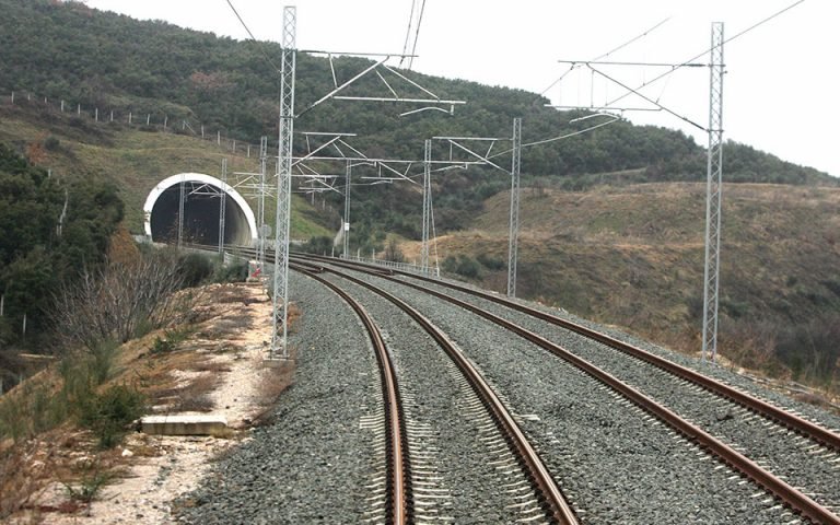 Работната група за железничко поврзување со Бугарија ќе се состанува најмалку четири пати годишно