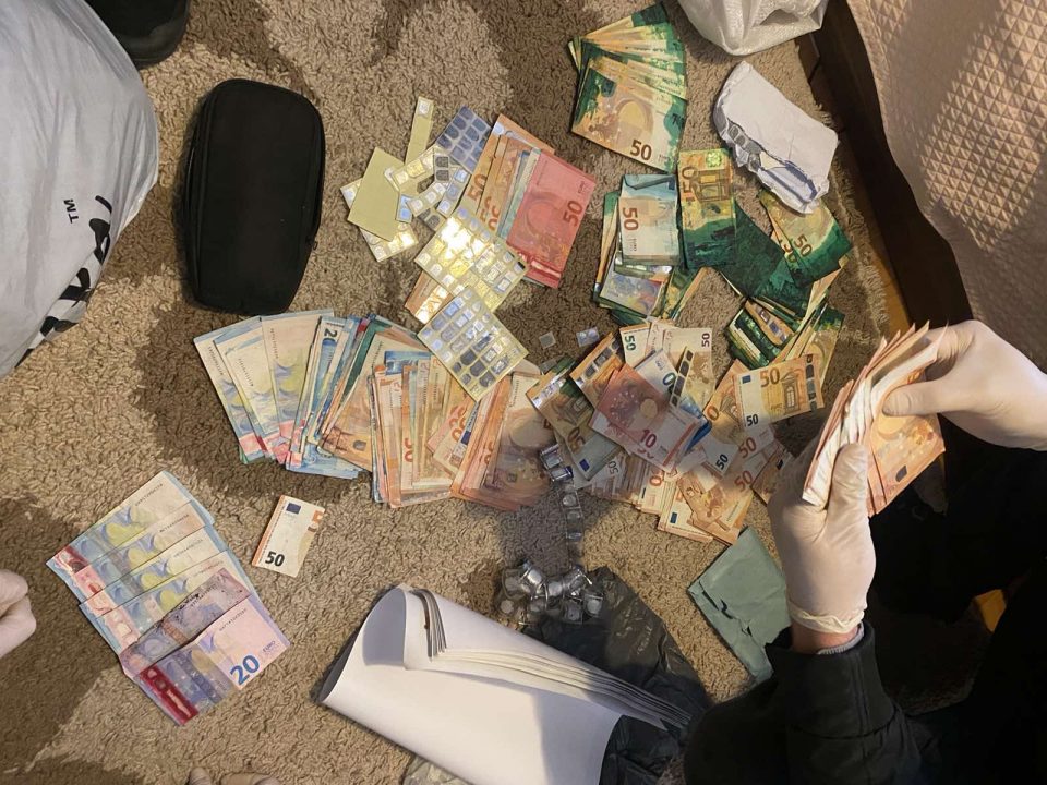 Приведено лице за фалсификување пари во Велес