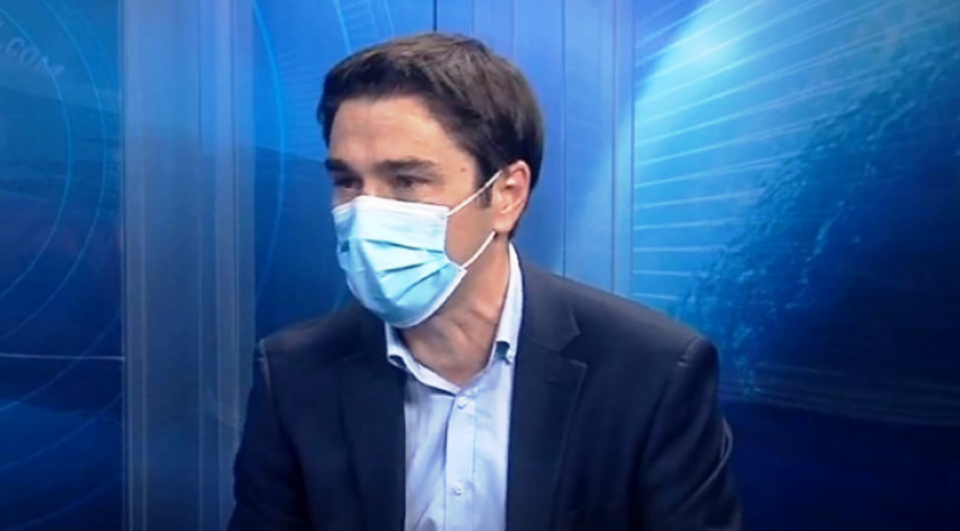 Д-р Петличковски: Околу пикот сме на сојот омикрон, граѓаните да ги фрлат платнените и хируршките и да носат маски Н95