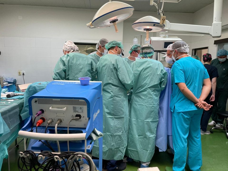 Два дена по извршената трансплантацијата, почина пациентот на кој му беше пресадено срце