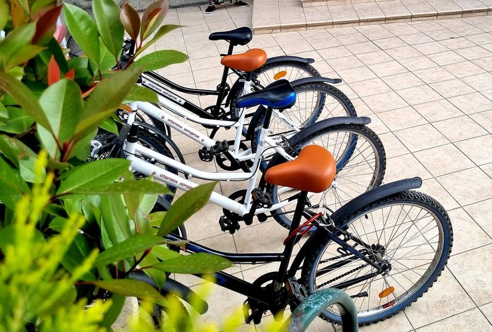 Битолски ресторан подарува велосипеди за самохрани родители со деца од 3 – 7 години