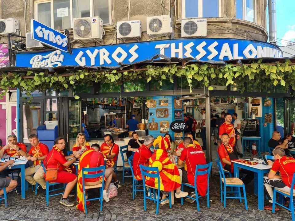 Паркинзи и кафулиња во Грција не плаќале данок