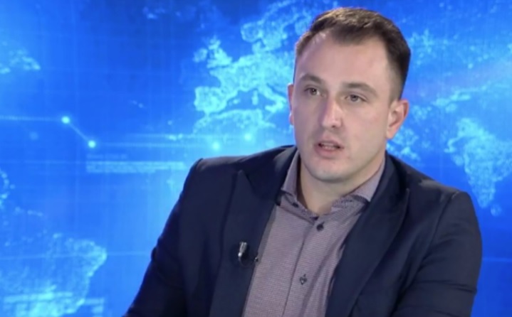Андоновски: Владата не прави ништо и ги остави нашите од Украина сами да се спасуваат