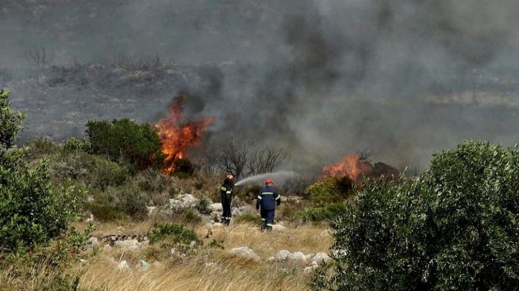 Пожари на Кипар, евакуирани се три села, земјата бара четири авиони од ЕУ и Израел кои ќе помогнат во гаснењето