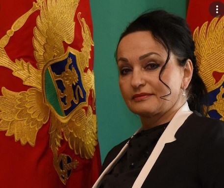 Поранешната претседателка на Врховниот суд на Црна Гора се обидела да си исече вратот со стакло