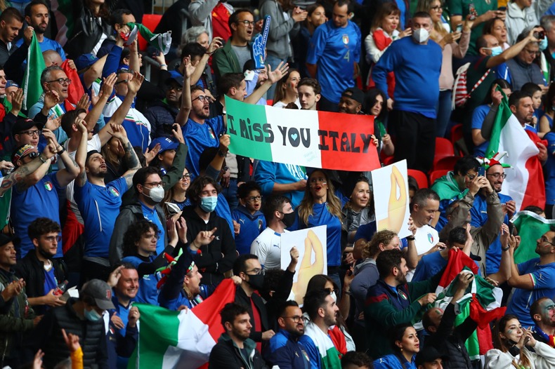 Италијанските навивачи на ЕУРО 2020 ја испратија најсилната порака до целиот свет