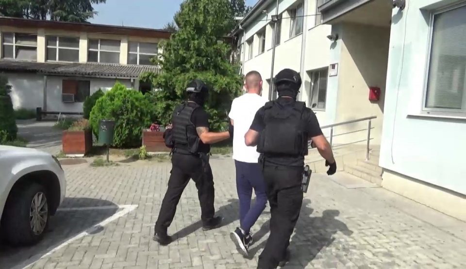Попладнево апсење во Тетово, маж се обидел да силува девојче