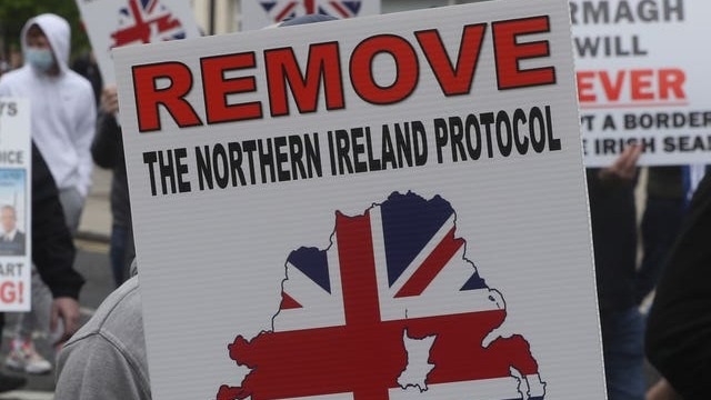 ЕУ му се закани на Лондон поради договорот за Cеверна Ирска