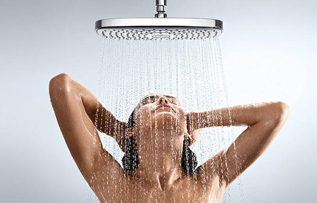 Зошто во жешките денови не треба да се туширате со ладна вода