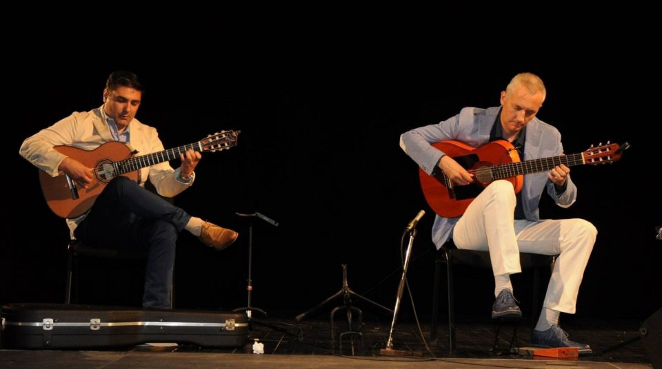 Црногорското гитарско дуо Булатовиќ-Никчевиќ вечерва на „Охридско лето“