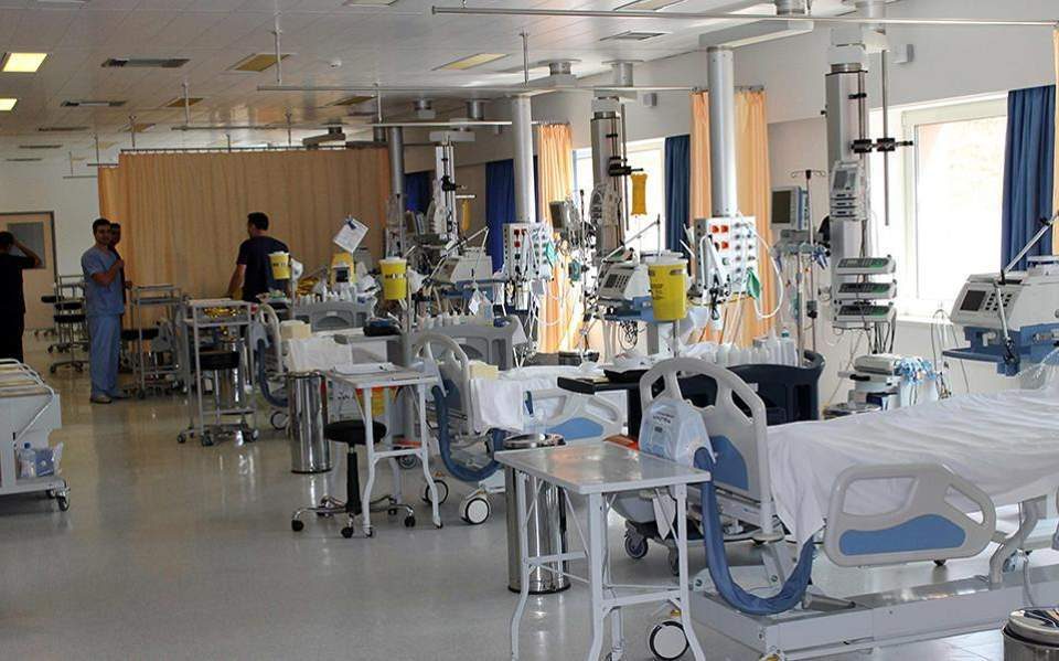 Во најголемата болница во Атина, 92 медицински лица биле позитивни на Ковид