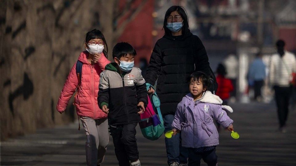 Кина се соочува со најголема епидемија на Ковид-19 од почетокот на првиот брат во Вухан