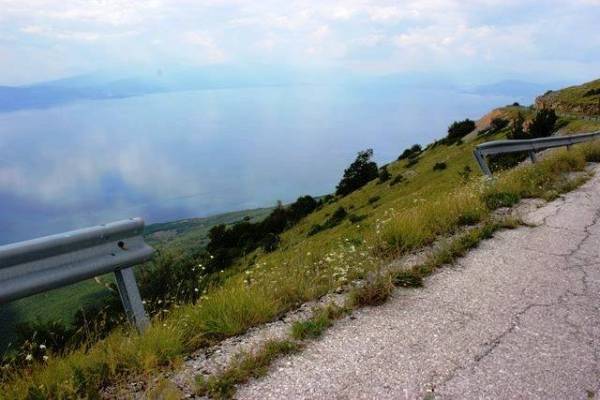 Патот преку планината Галичица од утре отворен за сообраќај