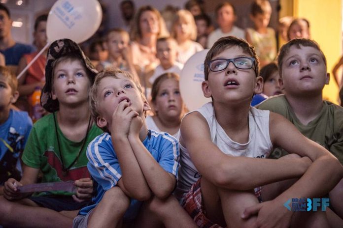 „Стела“ го отвори филмскиот фестивал во Брач