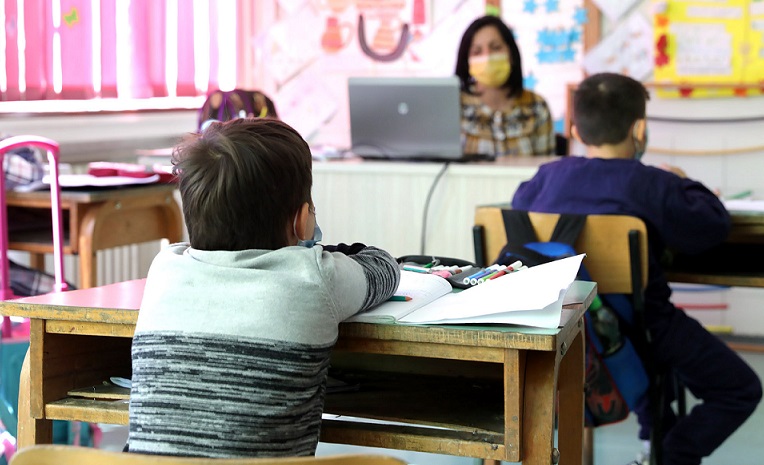 Шаќири: Училиштата се подготвени за настава со физичко присуство, нема огромен број позитивни наставници или деца