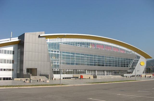 ВМРО-ДПМНЕ: Град Скопје призна дека во спортскиот центар „Борис Трајковски“ ќе се урива