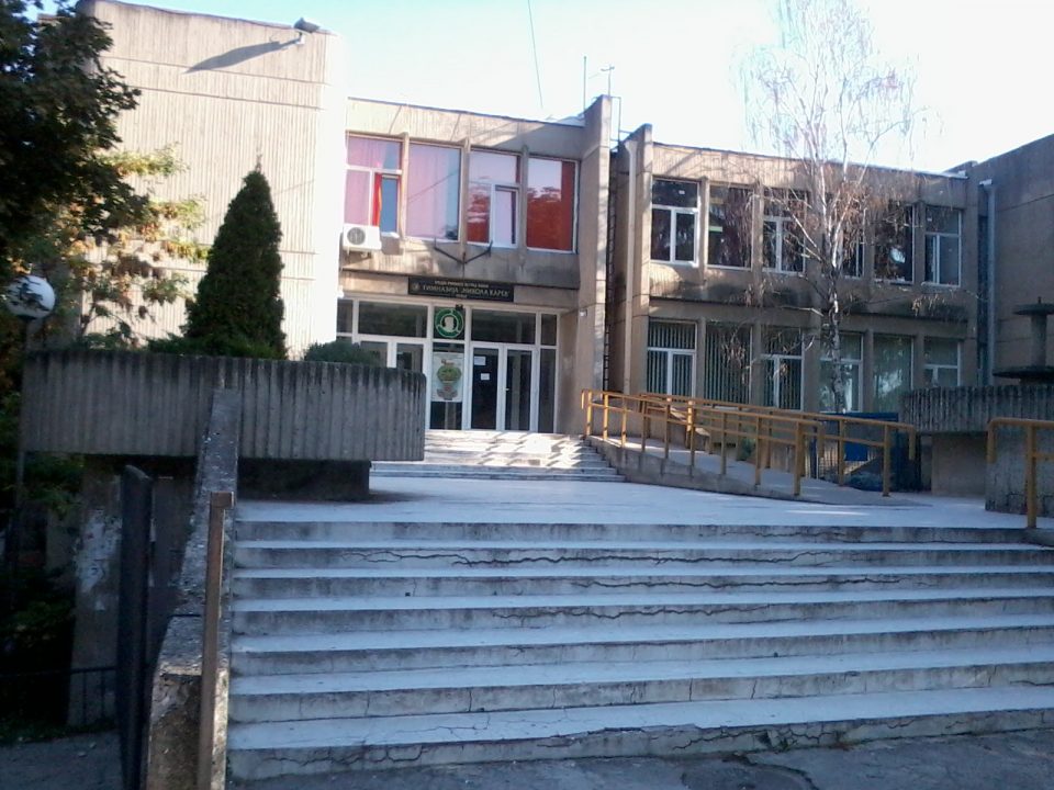 Малолетникот од Скопје кој испраќал дел од лажните бомби во училиштата може да добие осум години затвор