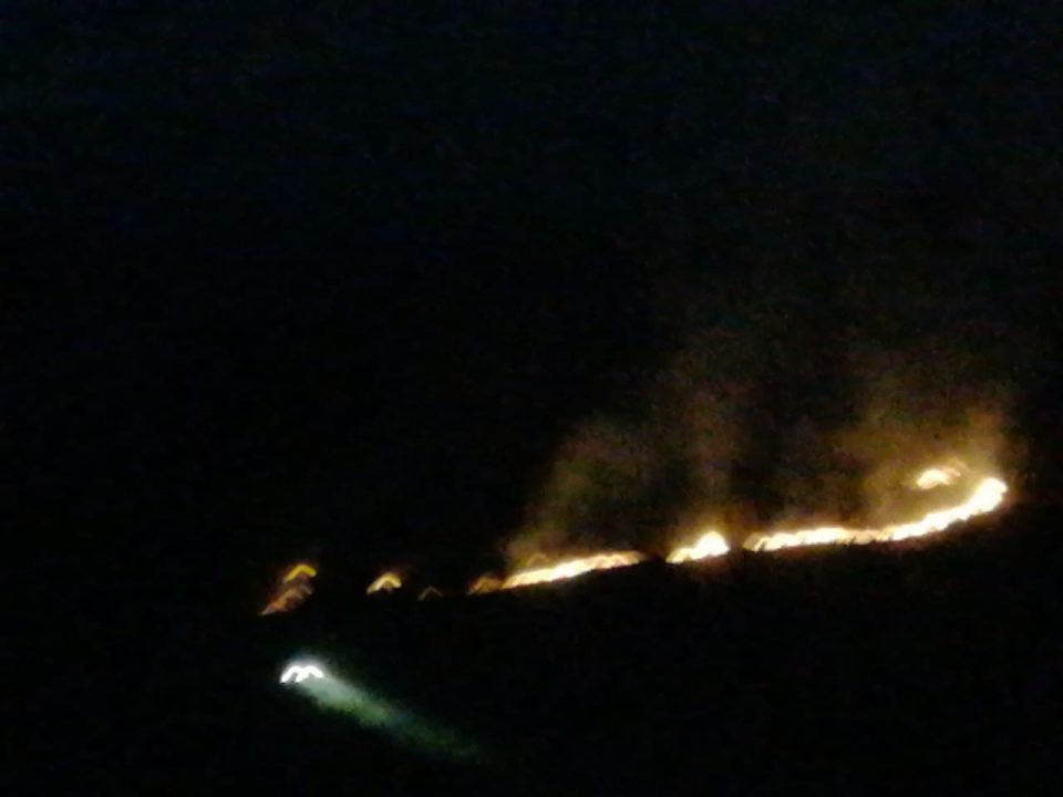 Пожар помеѓу селото Миладиновци и рафинеријата „ОКТА“