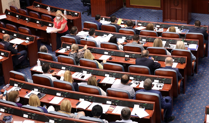 СДСМ и ДУИ да го поддржат предлогот на ВМРО-ДПМНЕ за намалување на акцизата на горивата за 50%