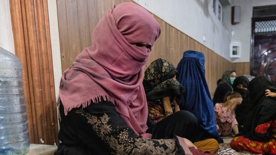 Членки на Советот за безбедност на ОН бараат од талибанците да ги прекинат угнетувачките мерки против жените во Авганистан