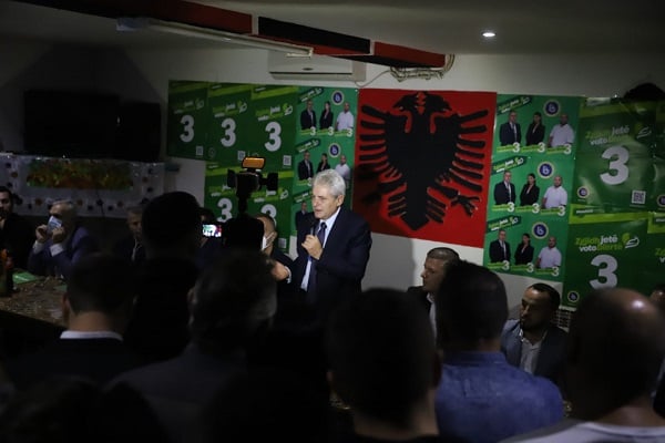Ахмети и Груби во Велес: Ќе продолжиме многу повеќе да го факторизираме Албанецот во Велес, да се врати во корените