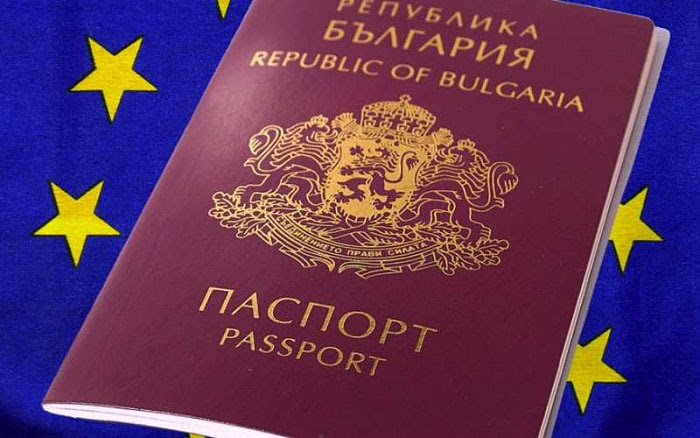Еуроактив: Бугарија секој ден им издава по еден пасош на Русите