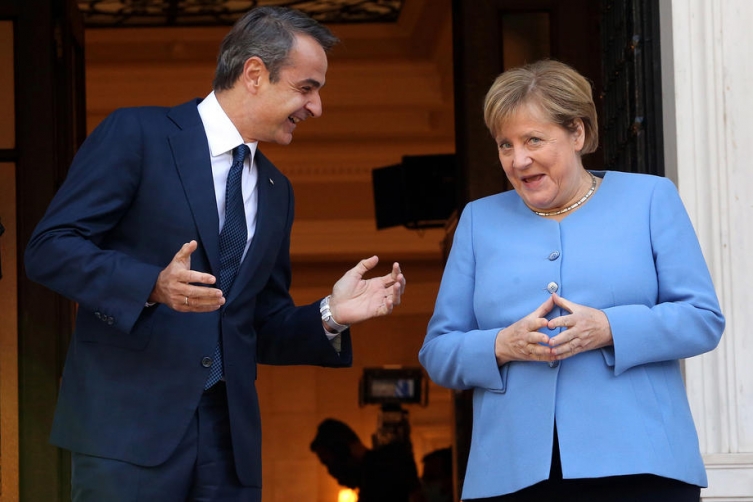 Меркел ја изнафали: Од Грција можеме многу да научиме