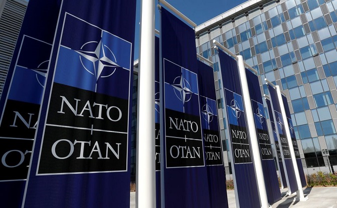 НАТО во источното крило испраќа 40.000 војници и воени бродови, во Словачка се распоредени 1.200 војници