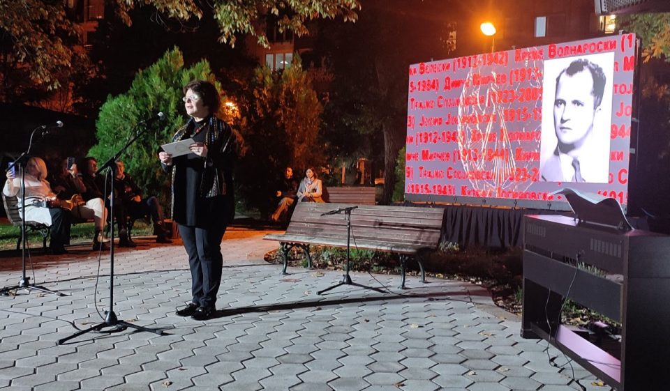 Стефоска: Длабока почит за сите уметници кои се приклучија во НОБ и ги запишаа болката и радоста на партизанската одисеја