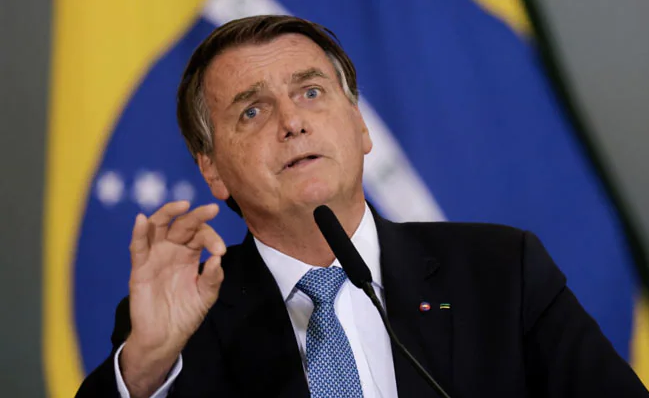 Приврзаници на поранешниот бразилски претседател Болсоаро не даваат да си замине од функцијата
