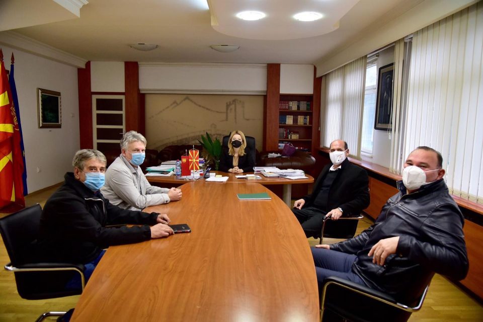 Градоначалничката Арсовска се сретна со претставници на синдикатите на ЈСП