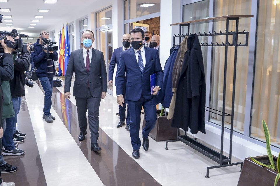 Средбата Заев-Гаши заврши, во тек се консултации околу кадровските решенија
