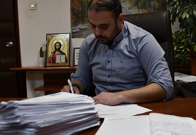 Ѓорѓиевски потпиша 113 решенија за ваучери за новороденчиња во износ од 6.000 денари