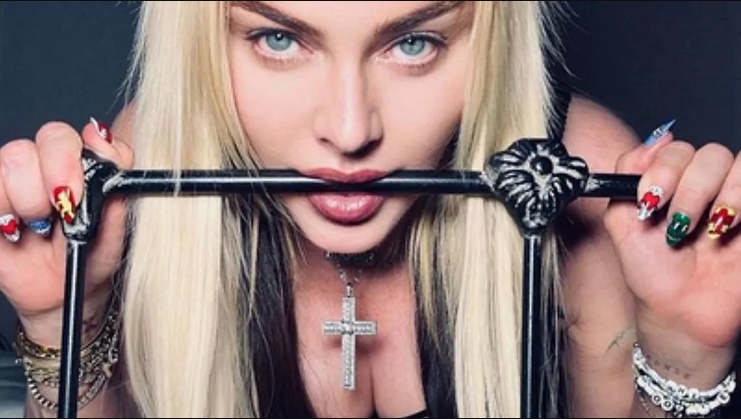 Мадона се побуни против цензурата на Инстаграм: Објави раголени фотографии заобиколувајќи ги ограничувањата