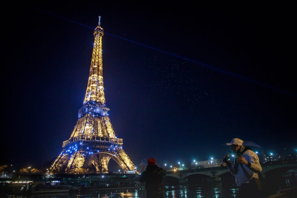 Париз ги откажа сите новогодишни прослави поради ковид-19
