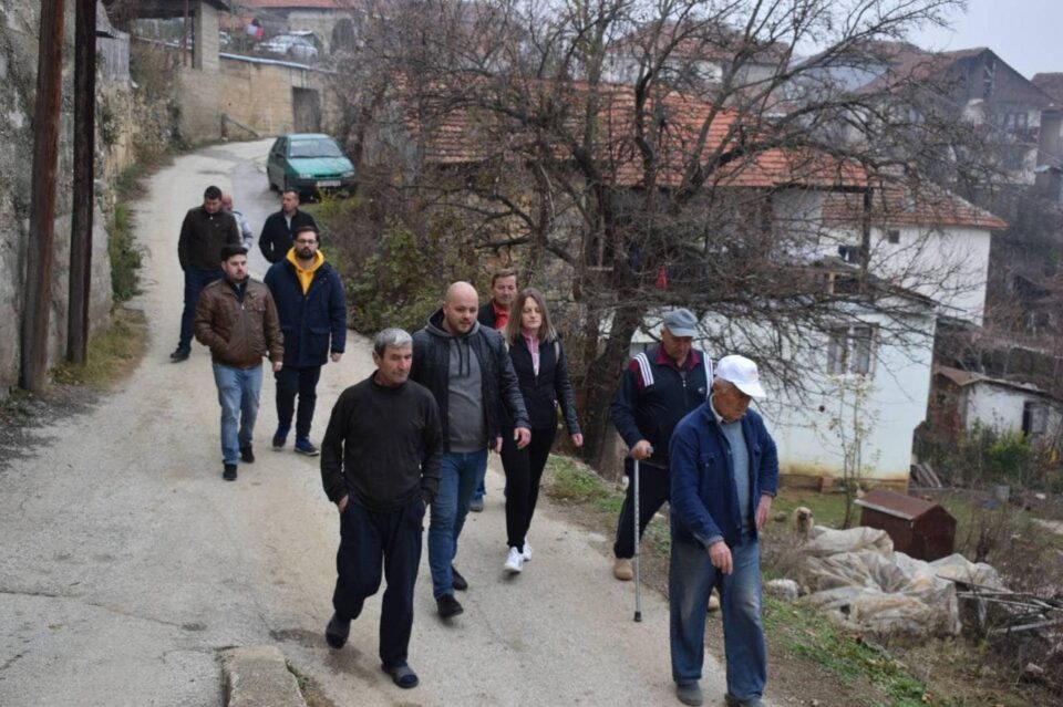 Костовски во посета на Љубанци: Ќе ги асфалтираме уличките, ќе поставиме фекална канализација, ќе го исчистиме коритото на реката