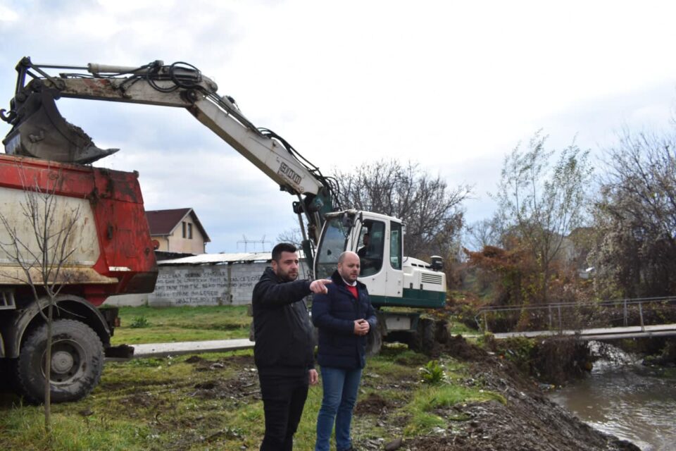 Костовски: Завршуваме со чистење на првиот дел на реката Серава, ветеното го остваруваме
