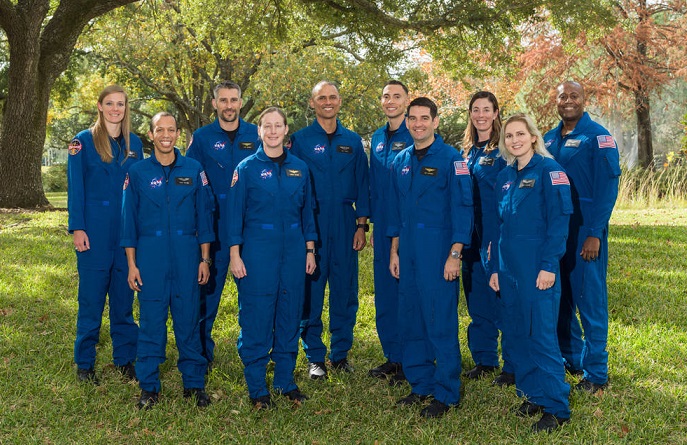 Ќе учат руски, да управуваат авион и како функционира вселенската станица: НАСА избра 10 нови астронаути
