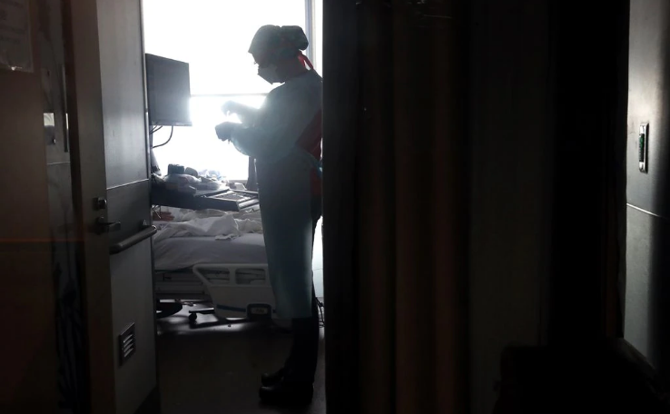 Болница во Бостон отпушти речиси 200 невакцинирани вработени