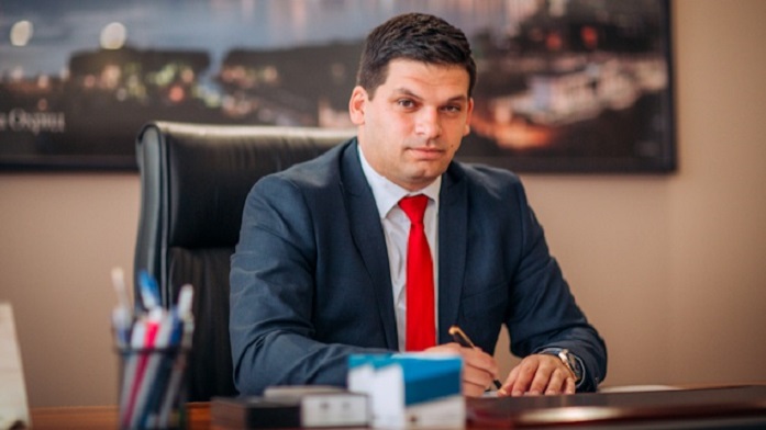 Градоначалникот на Охрид не е позитивен на корона