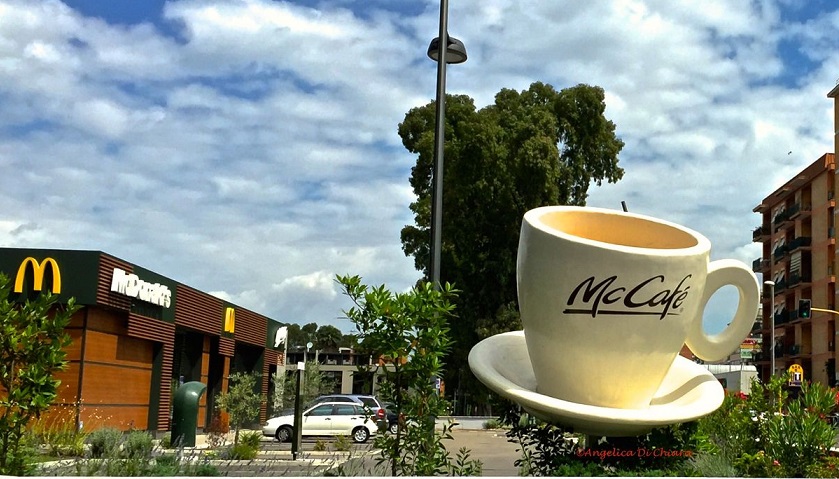 Мекдоналдс планира да отвори речиси 200 нови ресторани и 12 илјади работни места во Италија до 2025 година