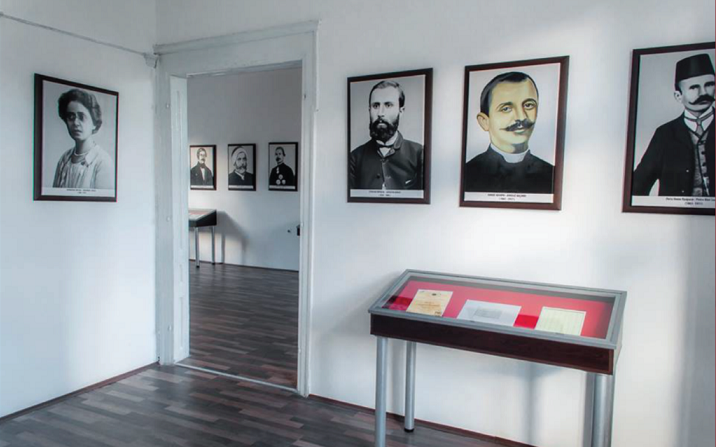 Директорот на Музејот на албанската азбука во Битола правел незаконски набавки