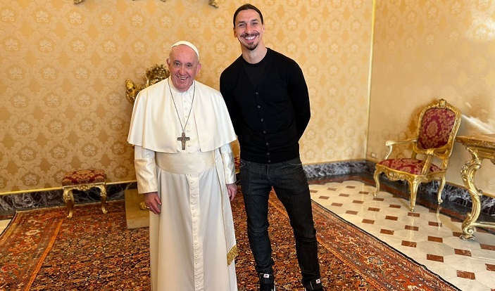 Ибрахимовиќ и Папата Франциск си разменија книги