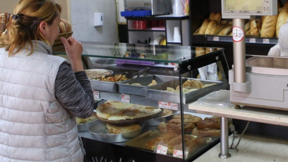 Ја покачила цената на бурекот и на јогуртот и сега мора да плати глоба: Осудена сопственичка на ресторан во Славонски Брод