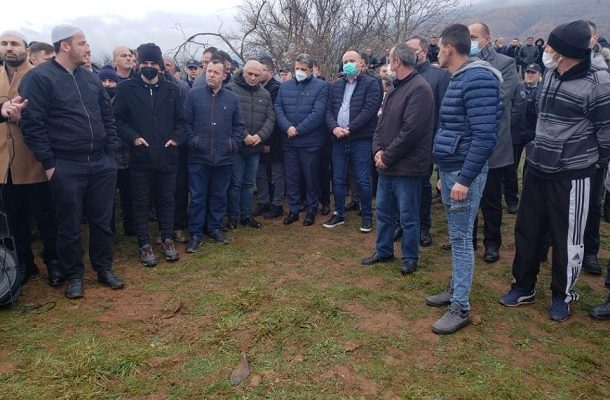 Спасовски изрази сочуство во домот на двајцата припадници на МВР кои загинаа во автобуската несреќа во Бугарија