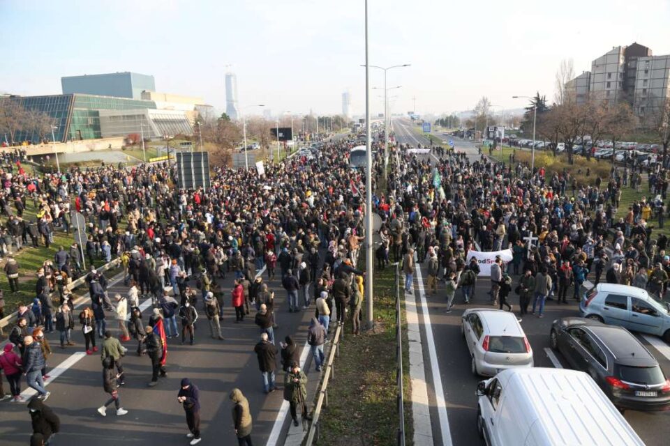 Вучиќ изброја: Во саботата протестираа 31.000 демонтранти
